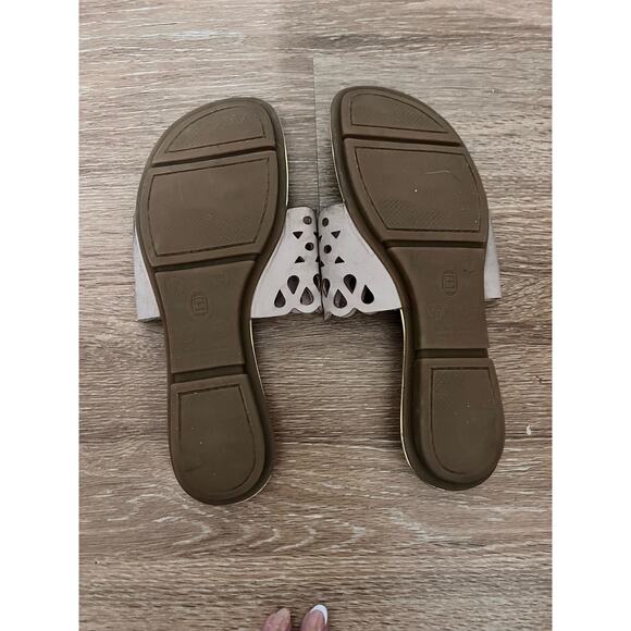 Tan Womans Thong Sandals Size 7.5 - Picture 8 of 16
